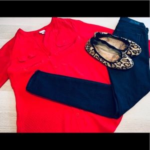 NWOT Red Button blouse xs.